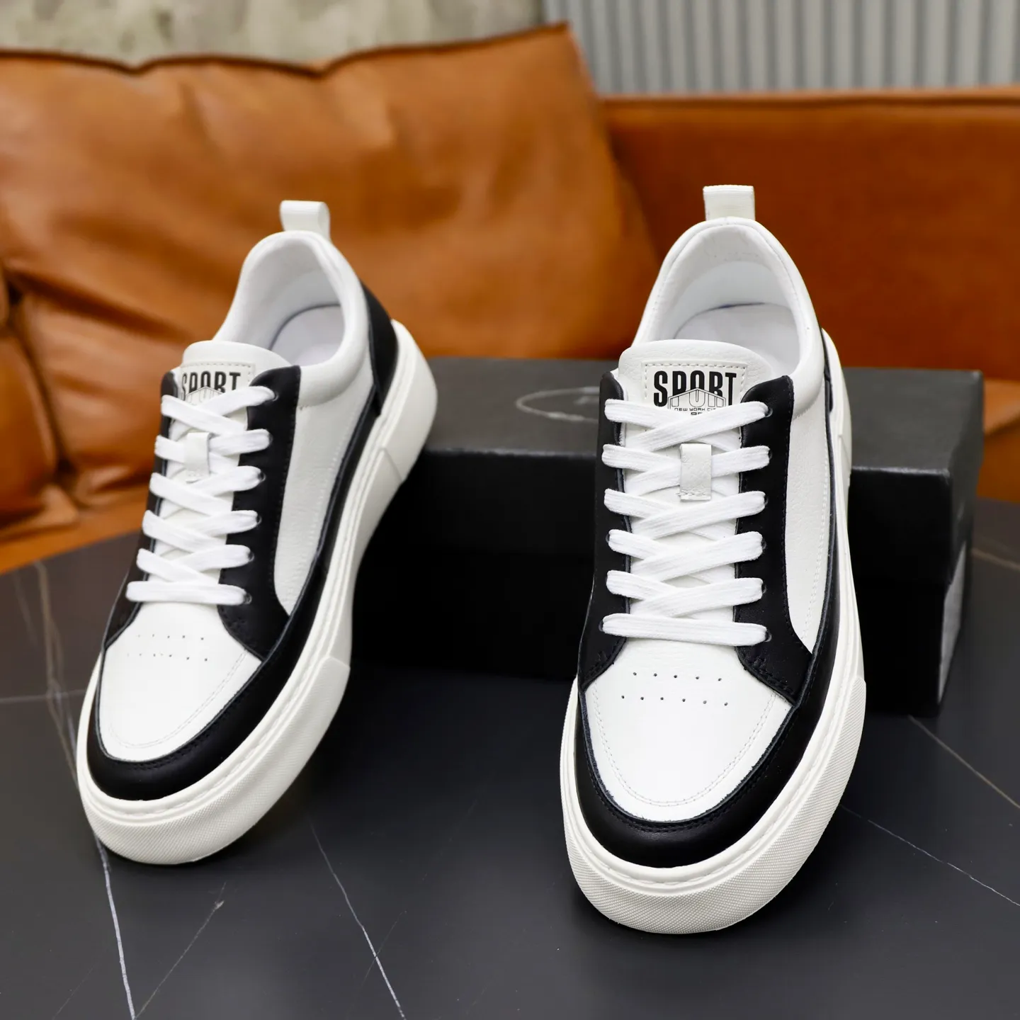 Ex-factory price: 442💰🙅‍♂️🙅‍♂️🙅‍♂️ Brand: PRADA Standard code: 38–44 (45 can be customized) Grade: Same as the official website Material: Original cowhide fabric Comfortable pigskin lining Lightweight wear-resistant outsole Style category: Men's fashionable casual shoes and boots Running sports shoes Distinguished luxury brand elements Top luxury Color: actual picture color